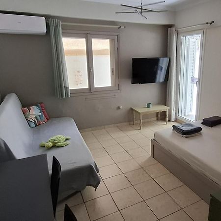 Honeybee4 - Cozy Studio Close To The Port, Airport & Athens ラフィーナ エクステリア 写真