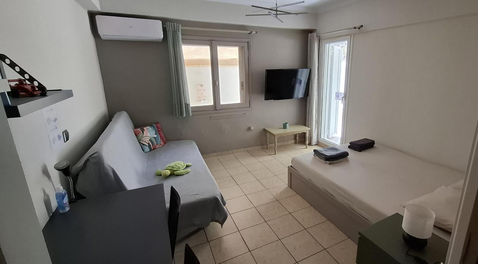 Honeybee4 - Cozy Studio Close To The Port, Airport & Athens ラフィーナ エクステリア 写真